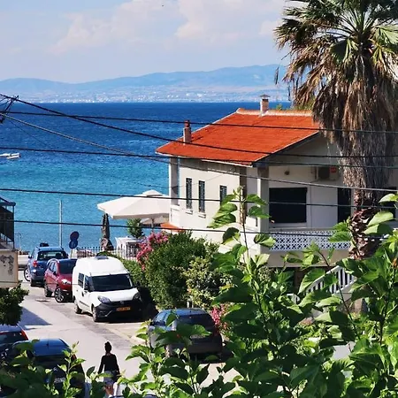 211 Apartment Néoi Epivátai